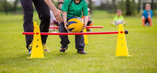 斯帅：今天整场比赛都是进步；戴维和奥蓬达？进球是前锋的一切